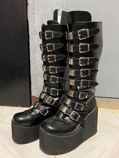 demonia dupes boots