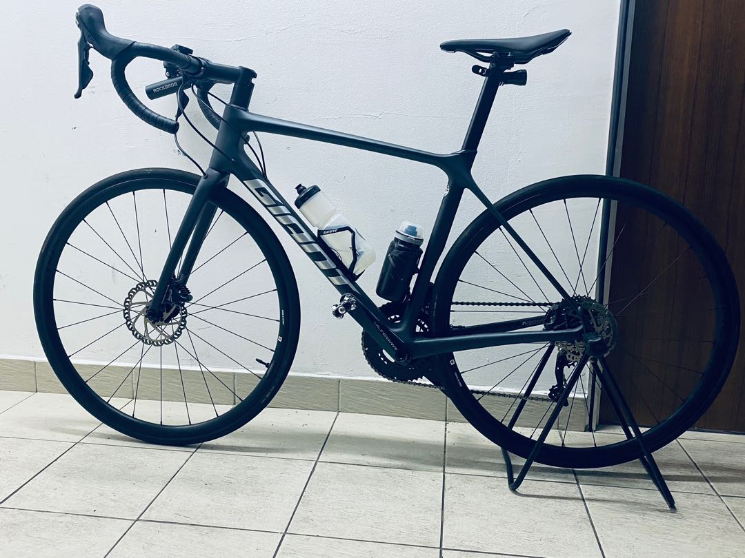 Giant road bike tcr advanced 1 disc 