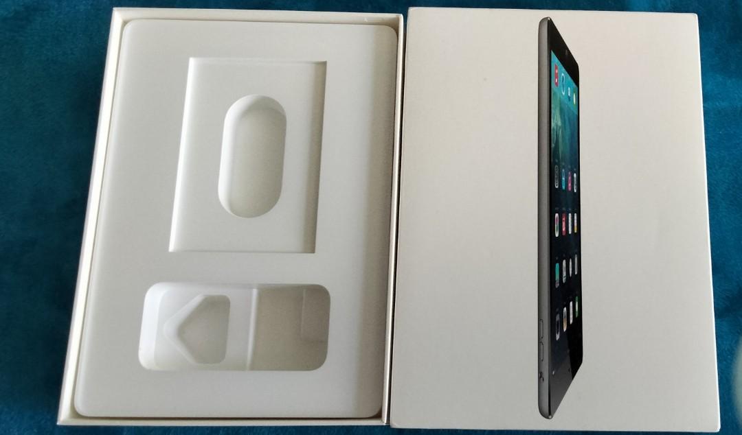 Ipad box (Category: Laptops & Notebooks) located in Kampar. Submitted by dareong123 (Listing ID 1172754995, Image 2). Description: Ipad air box for sell. Well kept in good condition..