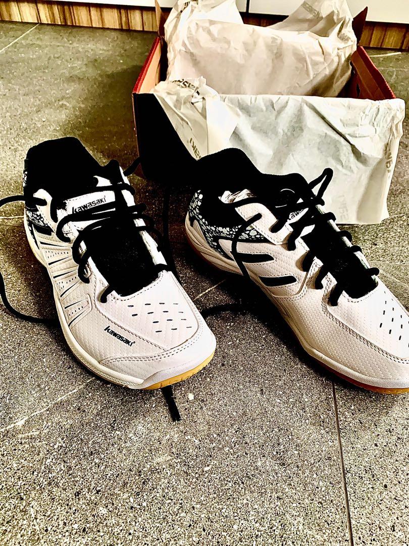 Kawasaki Badminton Shoes size UK 6