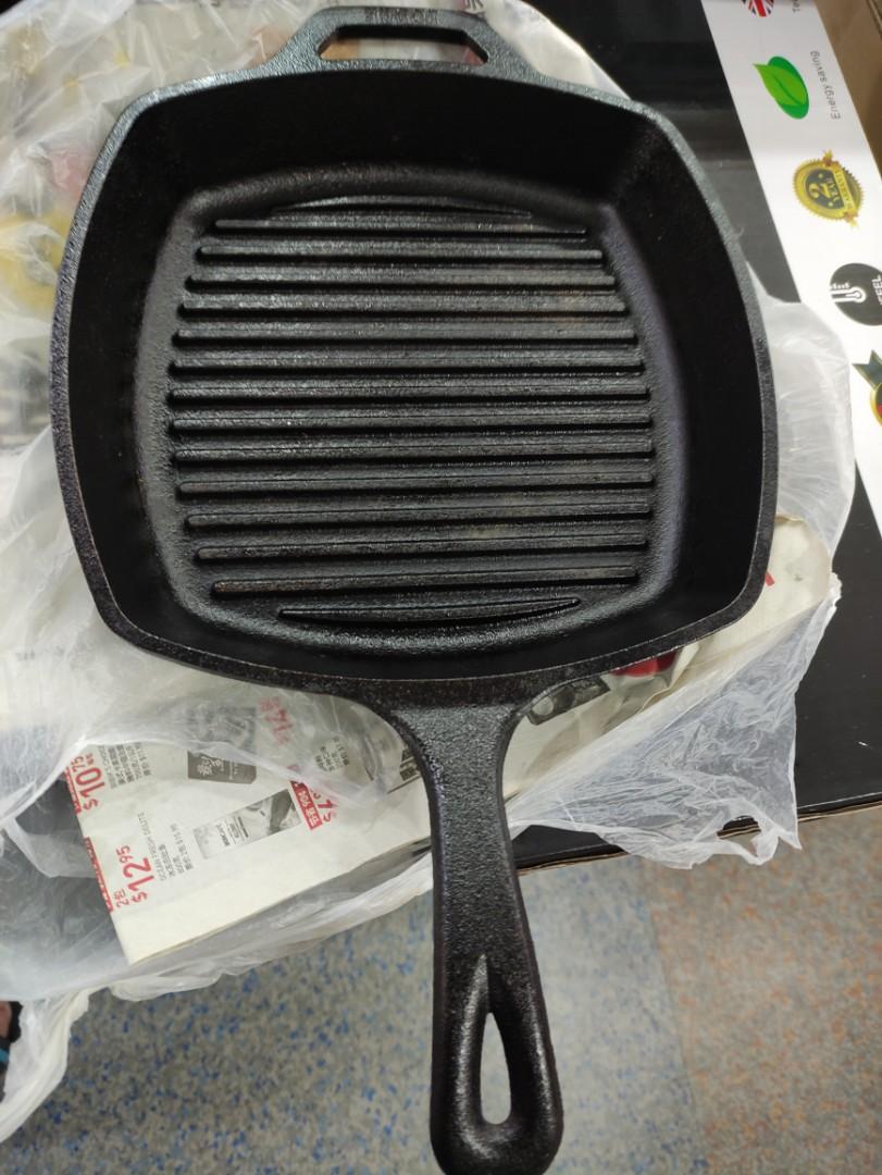 Lodge L8SGP3 Cast Iron Square Grill Pan Pre Seasoned 10.5 inch Furniture Home Living Kitchenware Tableware Other Kitchenware Tableware on Carousell