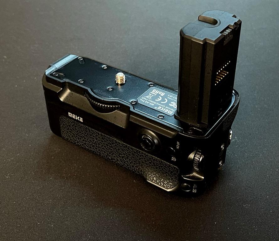Meike Mk A9 Pro Battery Grip Holder Original For Sony A9 A7riii A7iii A7 Iii Camera With Remote 