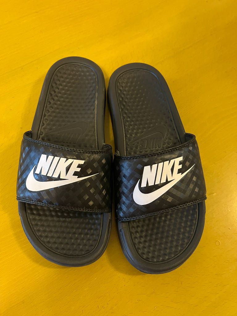 Nike Slip Ons, Men's Fashion, Footwear 