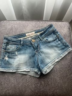 (Category: ) located in . Submitted by beeamazing19 (Listing ID 1172690250, Image 1). Description: .