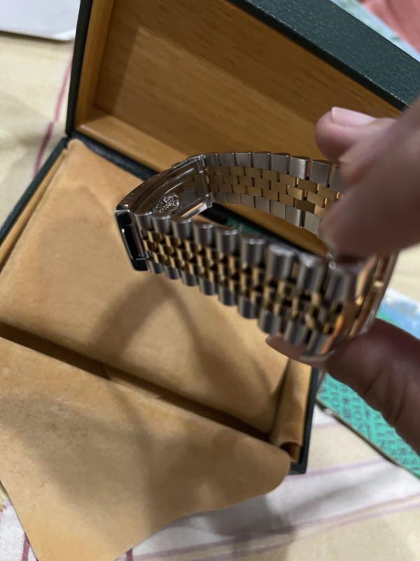 Rolex Datejust 36 16233 Champagne Dial (Category: Luxury Watches) located in Manila. Submitted by ronaldbalicuds (Listing ID 1172687825, Image 3). Description: For Sale Rolex Datejust 36 16233 1993 Champagne Dial Watch was never buffed / all original. Feel free to contact 09178991144.