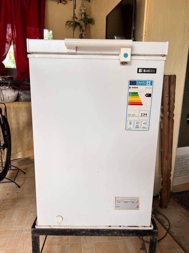 SANDEN Chest Freezer (SNH0105), TV & Home Appliances, Kitchen