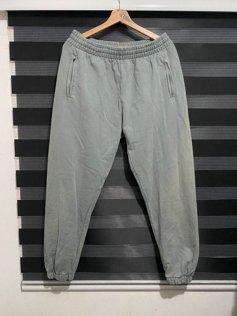 season 6 yeezy by kanye west, Men's Fashion, Activewear on Carousell