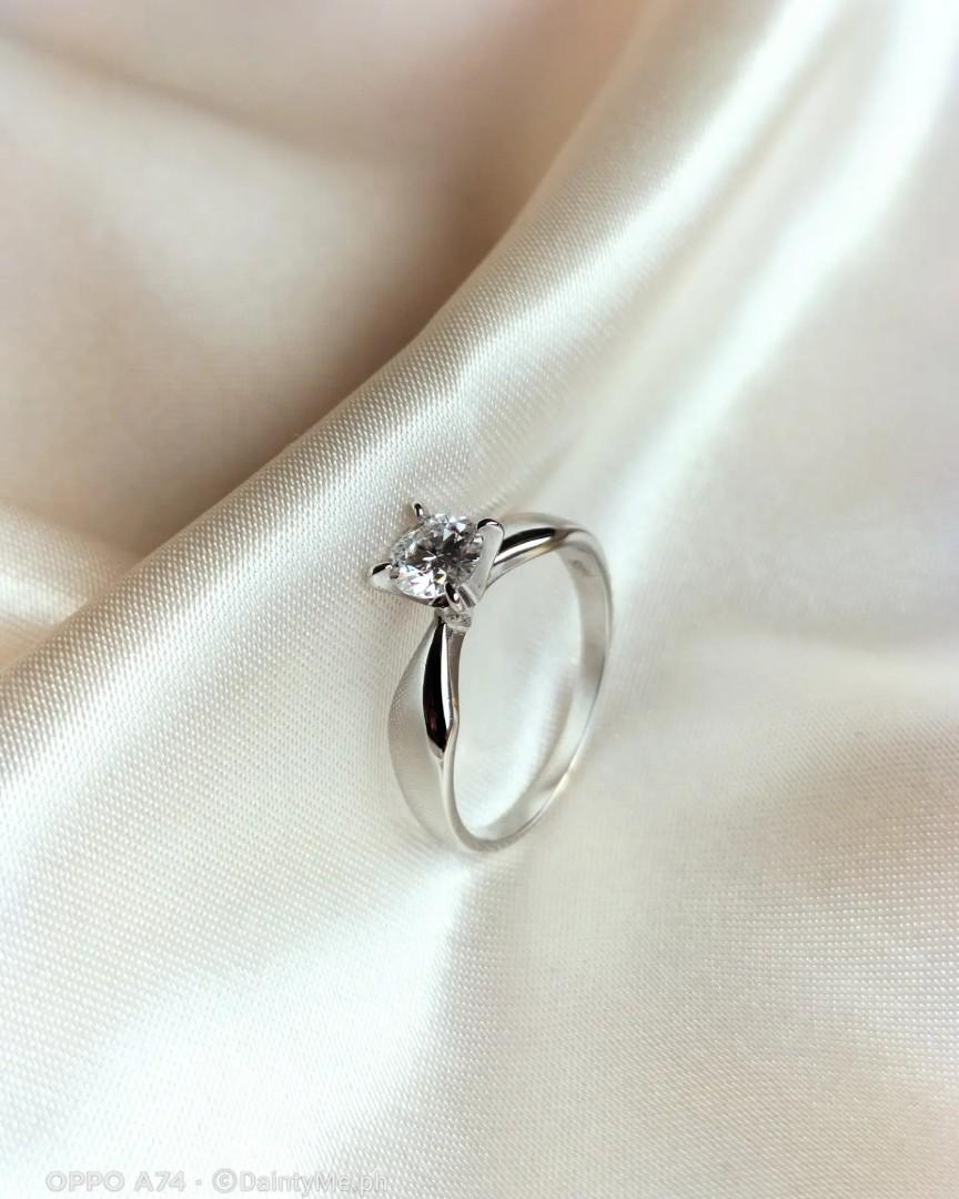 Ást Engagement Ring in White Gold (Category: Rings) located in Cavite. Submitted by daintyme.03 (Listing ID 1172696385, Image 3). Description: 🤍Ást Engagement Ring in White Gold🤍 💎Starts at 8,650php 💞Made to order 💞0.50ct Authentic Moissanite gemstone with GRA certificate and Authenticity card 💞Approximately 2grams of gold will be used 💞Available in 14k and 18k STANDARD and PAWNABLE Gold 💞Available in Yellow Gold, White Gold, and Rose Gol