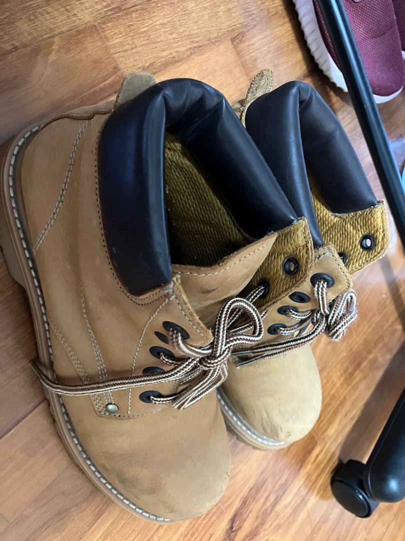 Super comfortable hiking boots, Women's Fashion, Footwear, Boots on