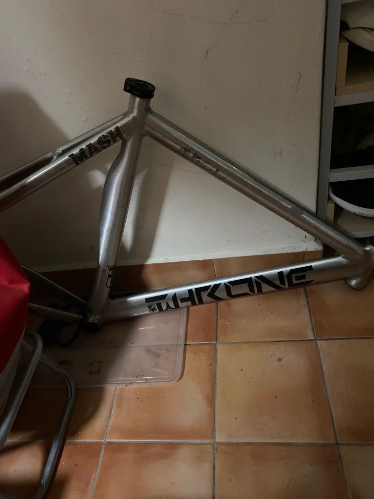 throne frame urgent!!, Sports Equipment, Bicycles & Parts, Bicycles on