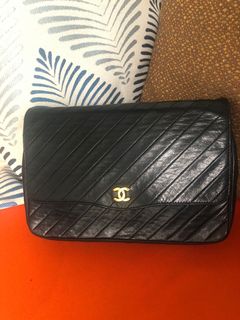 (Category: ) located in . Submitted by garagesale01 (Listing ID 1172640844, Image 1). Description: .