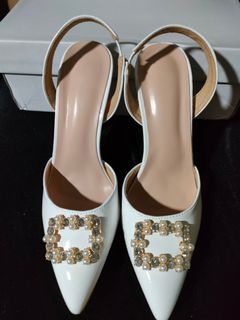 (Category: ) located in . Submitted by wardrobeloft (Listing ID 1172713682, Image 1). Description: .