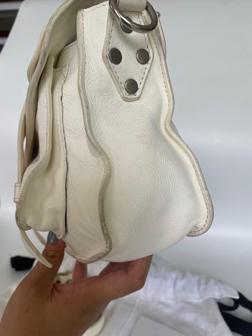 💯 Authentic Proenza Schouler Tiny Complete (Category: Luxury Bags & Wallets) located in Pasig City. Submitted by thriftyfolk (Listing ID 1172831852, Image 3). Description: Rank AB With strap, dustbag, card New edition.