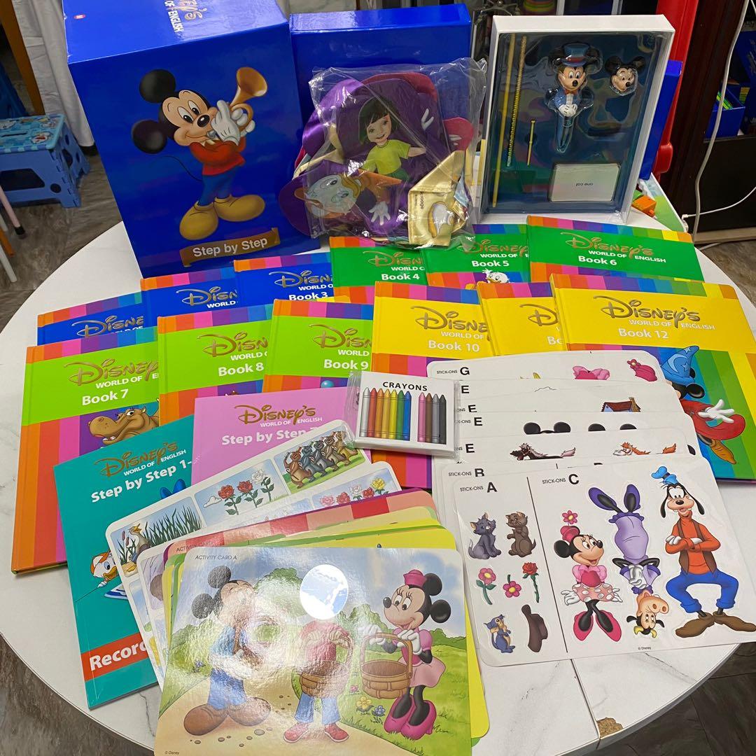 迪士尼美語世界Disney's World of English - 2017 Version - SET of Step by Step,  Story and Songs  14 CDs  12 DVDs, 興趣及遊戲, 書本 文具, 小朋友書- Carousell