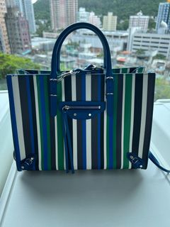 （分類：）位於 。 由 littleriley 提交（商品編號 1172843273，圖片 1）。簡介： 。