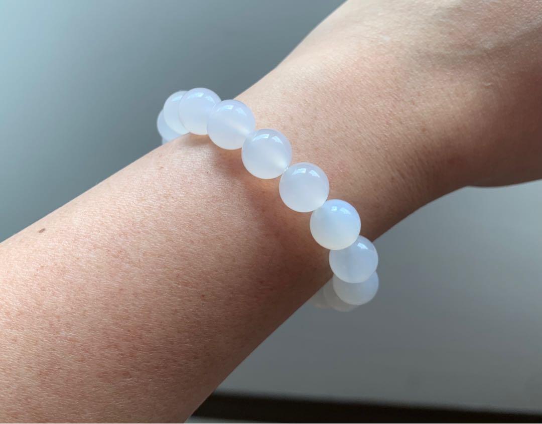 White chalcedony bracelet discount