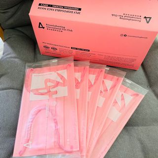 （分類：）位於 。 由 finnyttt 提交（商品編號 1172860184，圖片 1）。簡介： 。