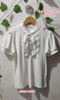 Blouse putih bahan adem seperti h&m