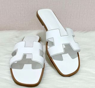 (Category: ) located in . Submitted by bri_closet (Listing ID 1172958531, Image 1). Description: .