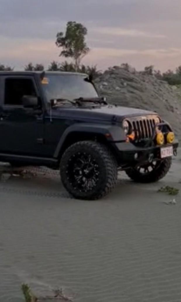 Cali Off Road Wheels for Jeep Wrangler (Category: Mags and Tires) located in Taguig. Submitted by eb989 (Listing ID 1172908358, Image 3). Description: 4x slightly used Cali Off Road Wheels mags for tire size LT305/55R20 comes with NITTO TRAIL GRAPPLER tires.