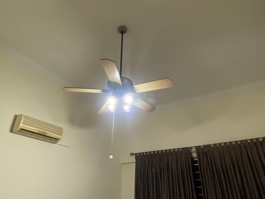 Ceiling Fan (Category: Fans) located in Singapore. Submitted by cupcakesroll (Listing ID 1172836282, Image 2). Description: Good Quality Ceiling Fan Uninstalled next 1-2 week Excluded bulp Collect 28-29July 2022 Buyer arrange the transport .