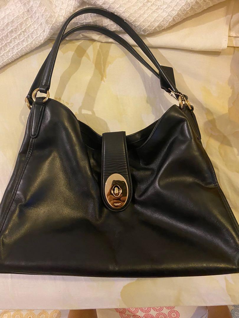 Coach carlyle shoulder clearance bag