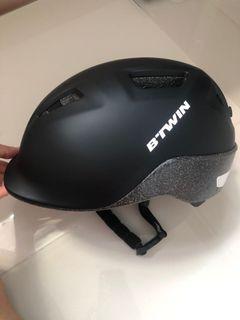 Decathlon Black Helmet 55-59cm