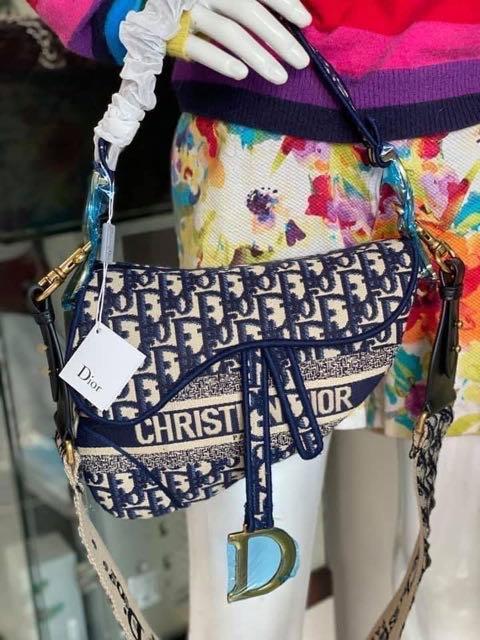 Dior saddle bag montaigne embroidered pre order (Category: Luxury Bags & Wallets) located in Mandaluyong City. Submitted by japanandsingaporeluxepreloved (Listing ID 1172786542, Image 1). Description: Diclaimer: we are not affiliated with the brand stated in this post, no infringement intended. All copyrights are reserved to its brandowners ..