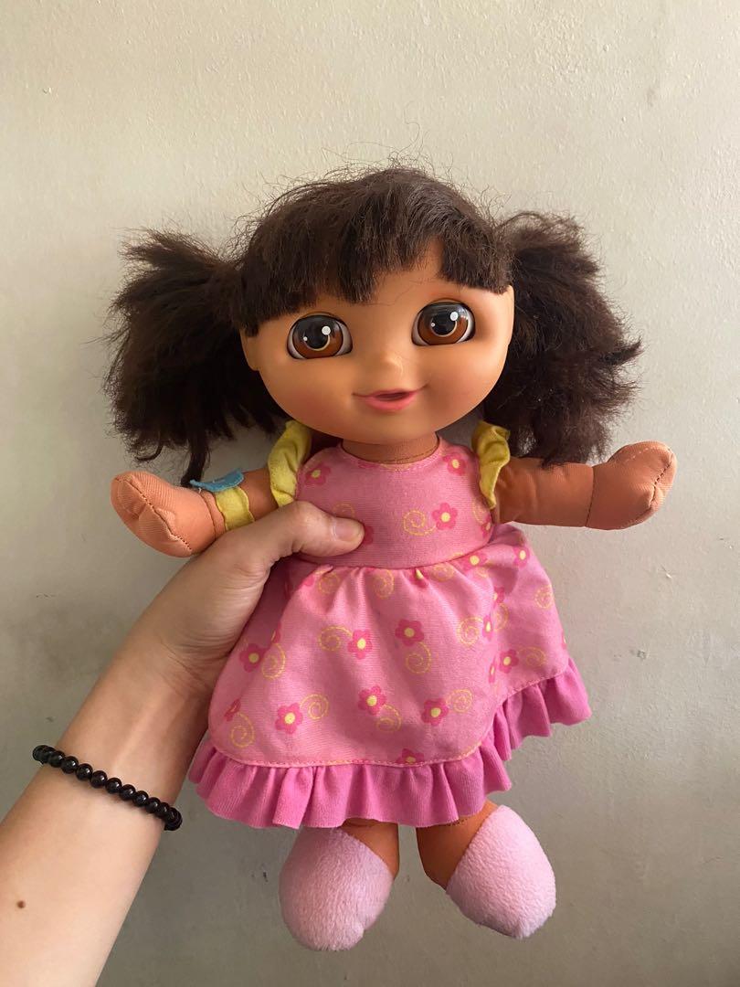 Dora sales the doll