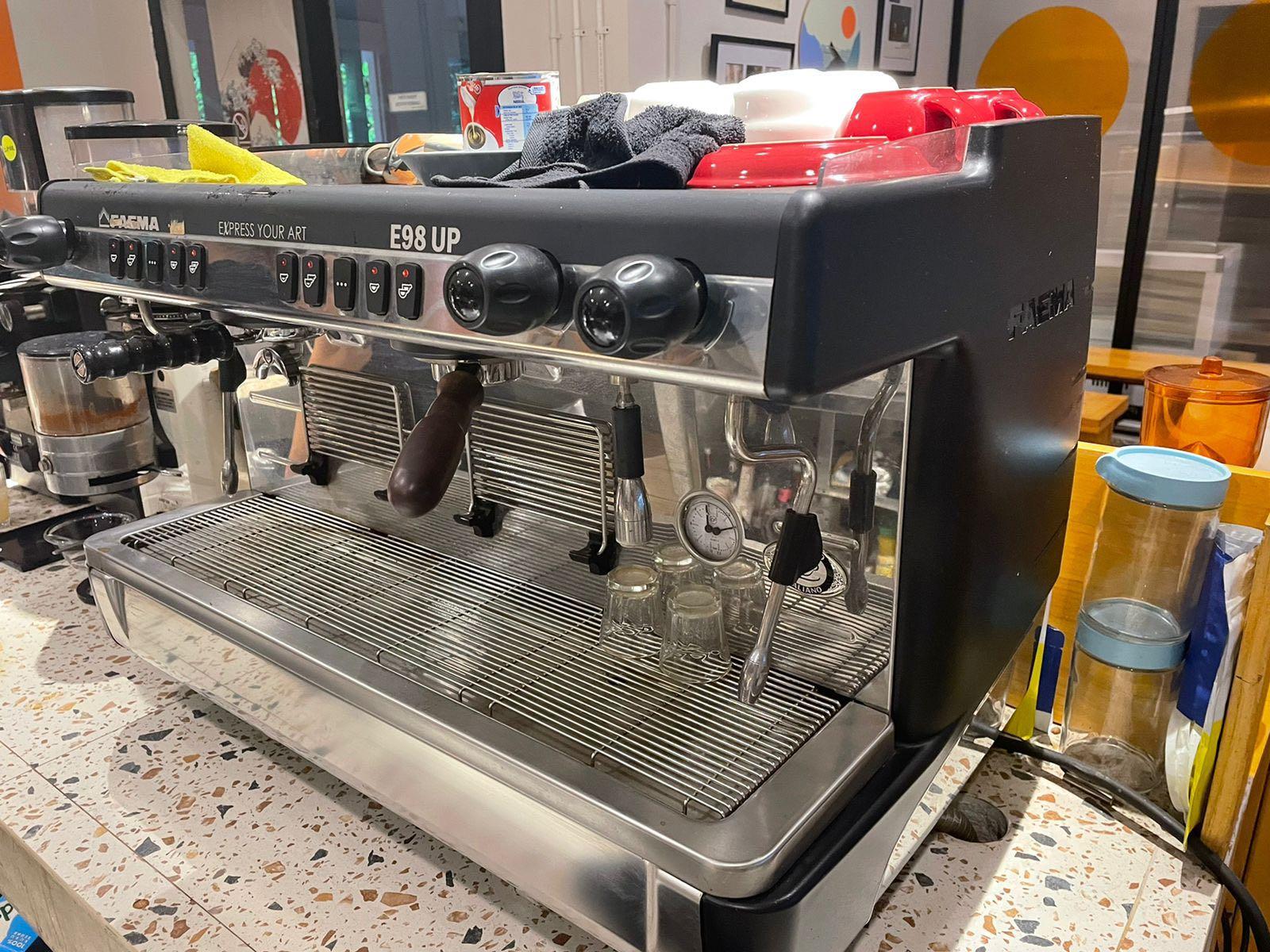 Faema E98 UP Espresso Machine, Kitchen & Appliances di Carousell