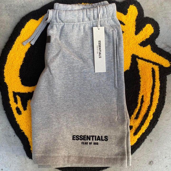Fear of God Essentials SS22 Core Collection Sweatshorts (Category: Shorts) located in Rodriguez. Submitted by gsonn (Listing ID 1172842450, Image 1). Description: Fear of God Essentials SS22 Core Collection Sweatshorts Color: Dark Oatmeal Size XXL Kids (28-30 waistline 18 Length) From: ₱7,500 Now: ₱4,000 — Onhand 💯% Original and brandnew Add for shipping process Meet Up: 📍San Pablo City, Laguna For questions please send us direct message or con