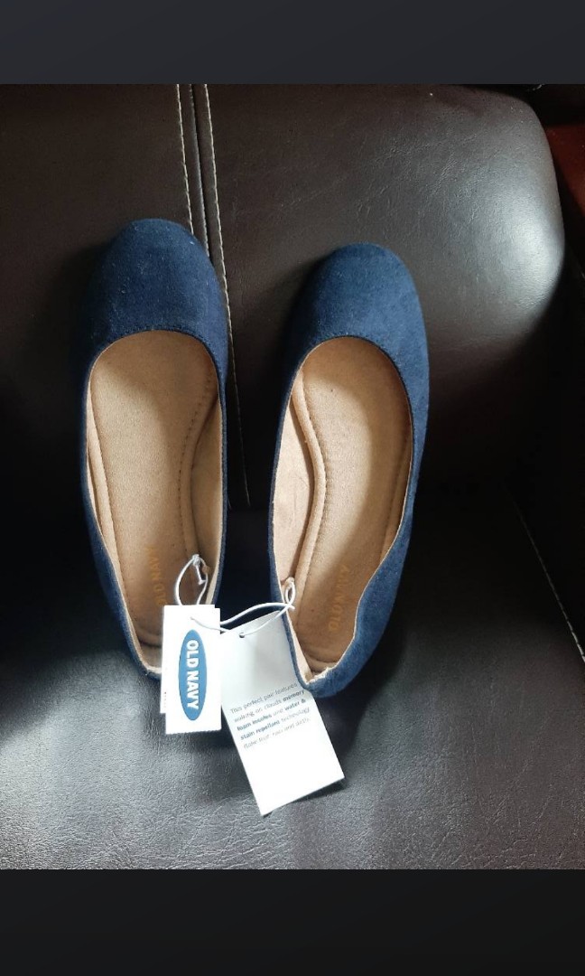 Old navy blue flats top