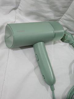 philips compact & foldable handheld steamer with pouch