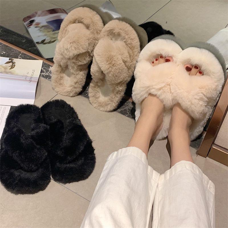 Girls hotsell fur sliders