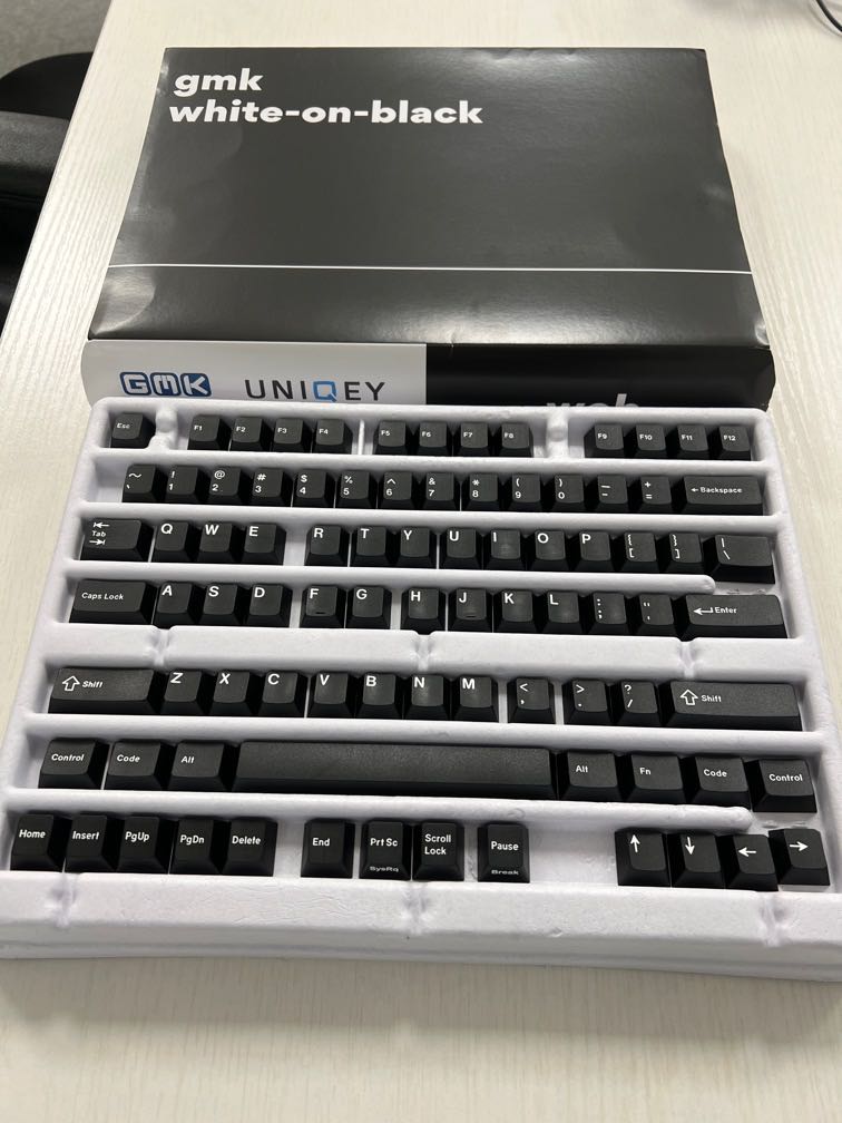 GMK White on Black (WoB) Keycap Set, 電腦＆科技, 電腦周邊及配件, 電腦鍵盤及相關產品 Carousell