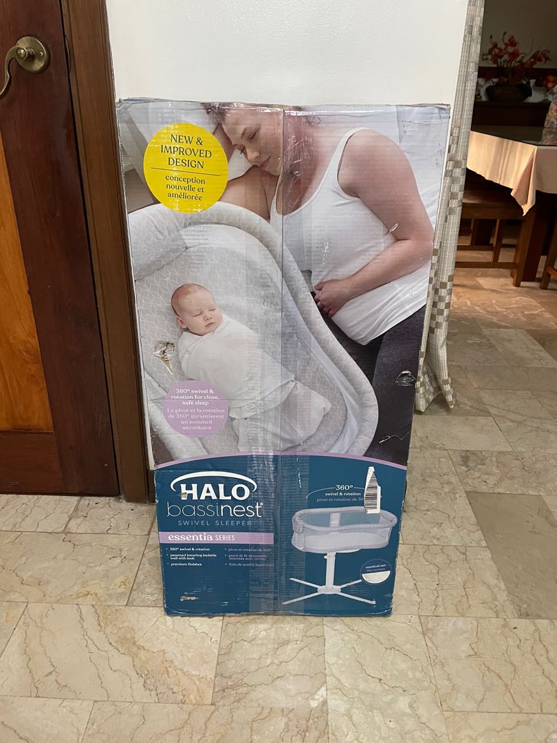 HALO BassiNest Swivel Sleeper, Bedside Essentia Series