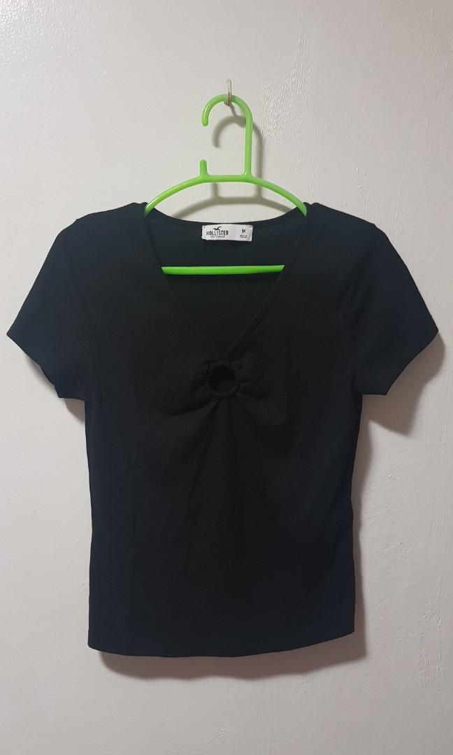 Hollister black crop top Women s Fashion Tops Blouses on Carousell