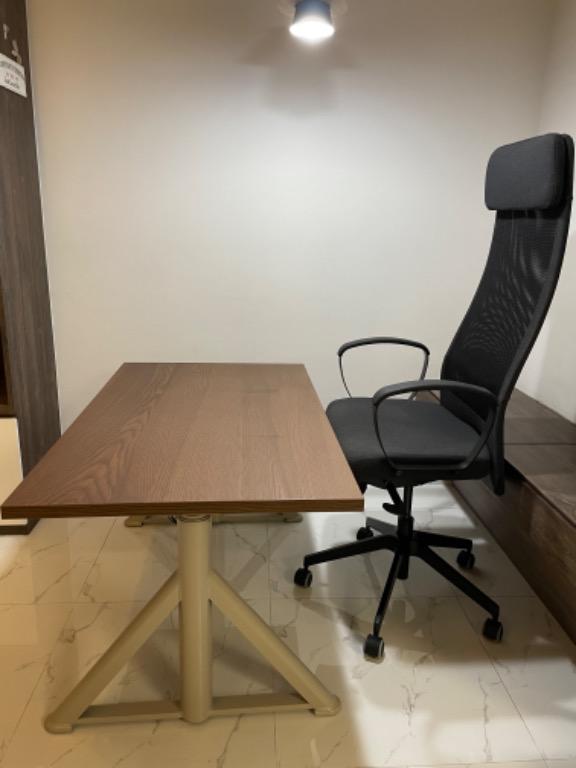 Ikea Office motorised table (height adjustable)(bluetooth control