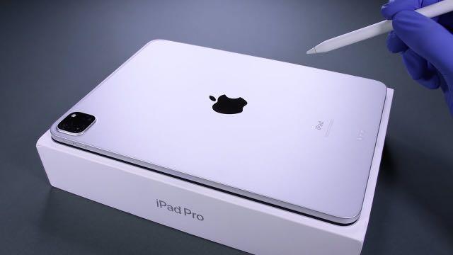 11-inch iPad Pro Wi-Fi 256GB - Silver Unboxing 2022 