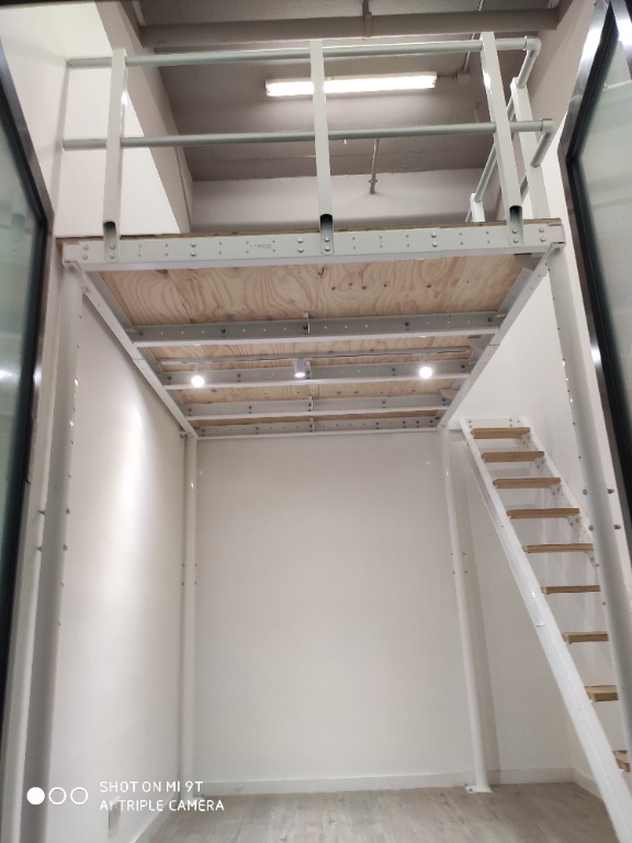 iPlanet53室 倉寫兩用 大卡板能拉到門口 出售 HK$750,000/ 一次購入7,8,41a,52,53五個或多個單位價錢另議（例如同時買52、53室只須139萬）；月租63438164549762111