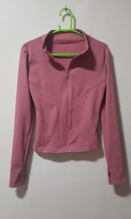 (Category: ) located in . Submitted by dressandglow (Listing ID 1172883308, Image 1). Description: .