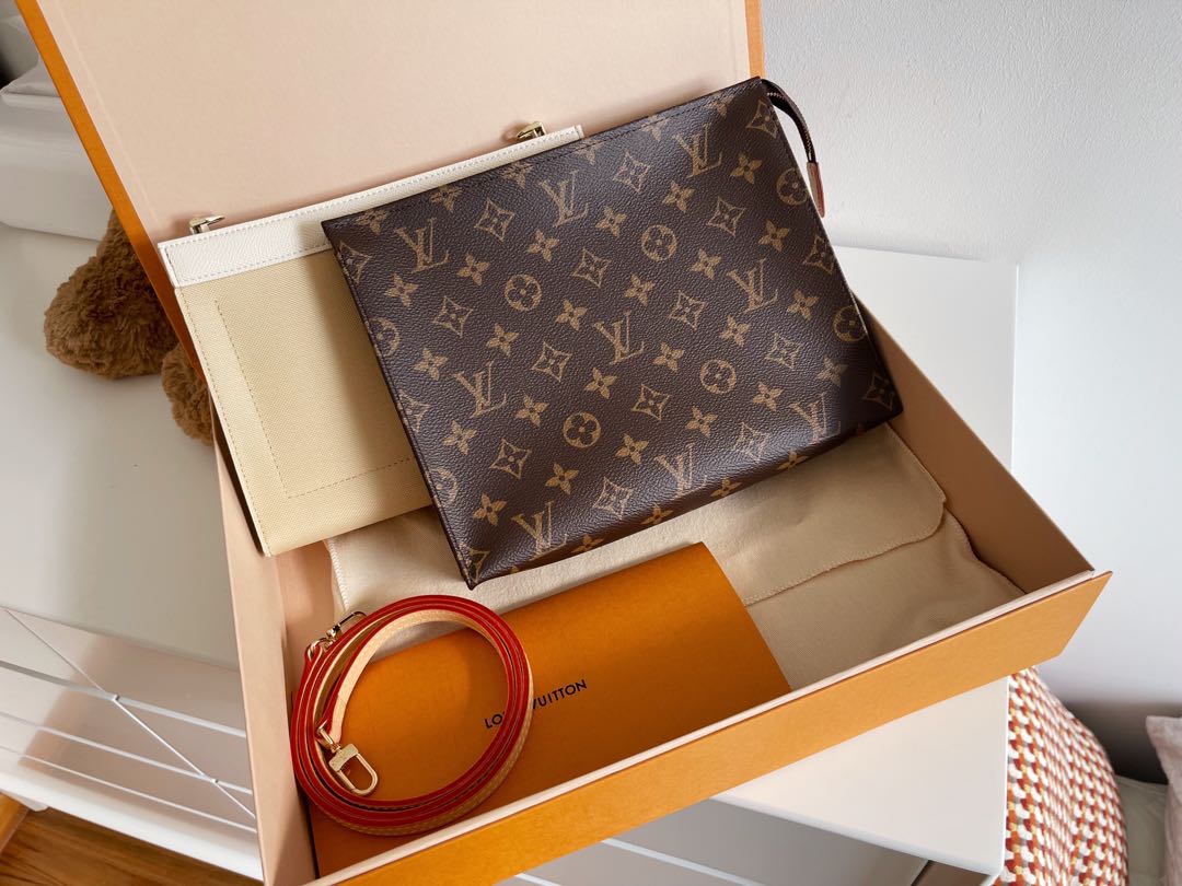 Unboxing My NEW Louis Vuitton Toiletry Pouch 15 And Size Comparisons Of  Toiletry Pouch 15 v 19 v 26 