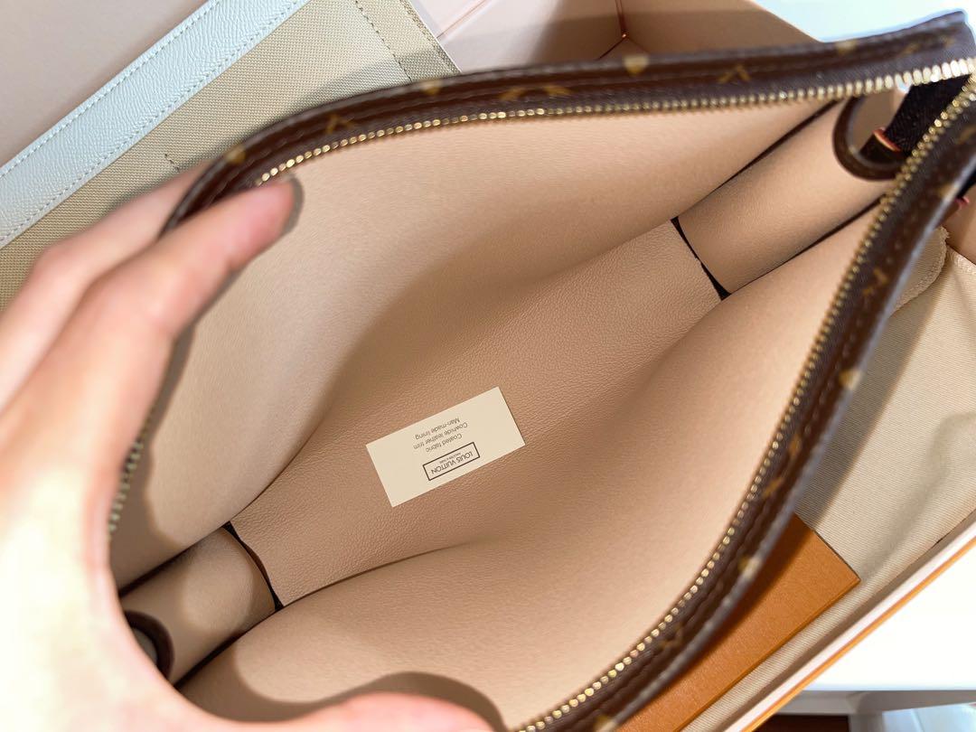 Qoo10 - Louis Vuitton Pochette Toiletry Clutch Bag m47542 / Free