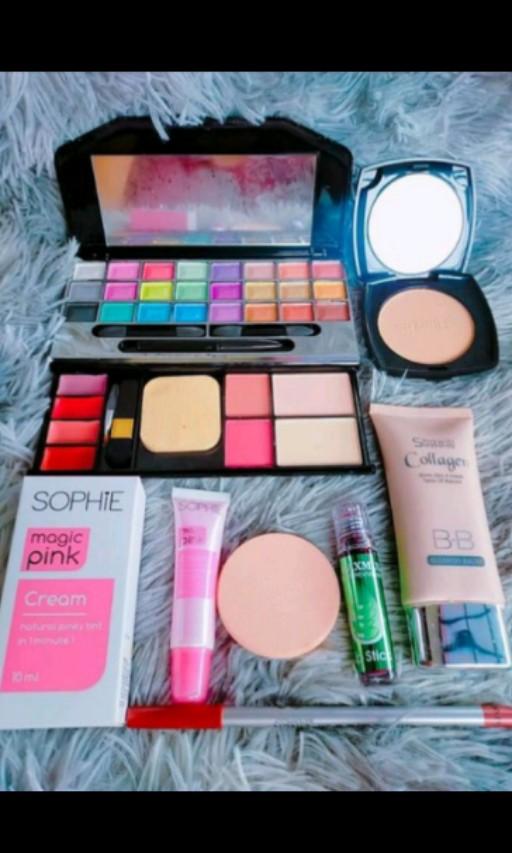 Make up set(authentic) (Category: Makeup) located in Caloocan City. Submitted by vellesboutiqueandmore (Listing ID 1172965382, Image 1). Description: MAKE UP SET BUNDLE INCLUSION: 1.MAKE UP PALLET WITH FACEPOWDER 2.SHAWIL FACEPOWDER 3.SOPHIE PINK 4.LIPTINT 5.LIQUID FOUNDATION Make UpPallet inclusion 1.eyeshadow 2.Facial Foam 3.Blush on 2 shades 4.solid lipstick PLACE YOUR ORDER NOW GODBLESS.