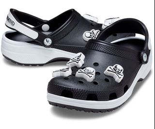 mastermind_x_crocs_classic_clo 