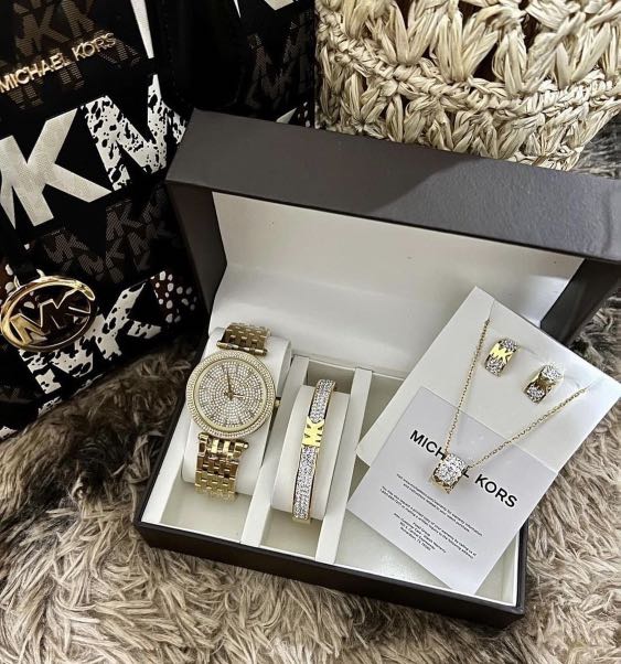 MICHAEL KORS JEWELRY SET, Women's Fashion, Watches & Accessories, Watches  on Carousell