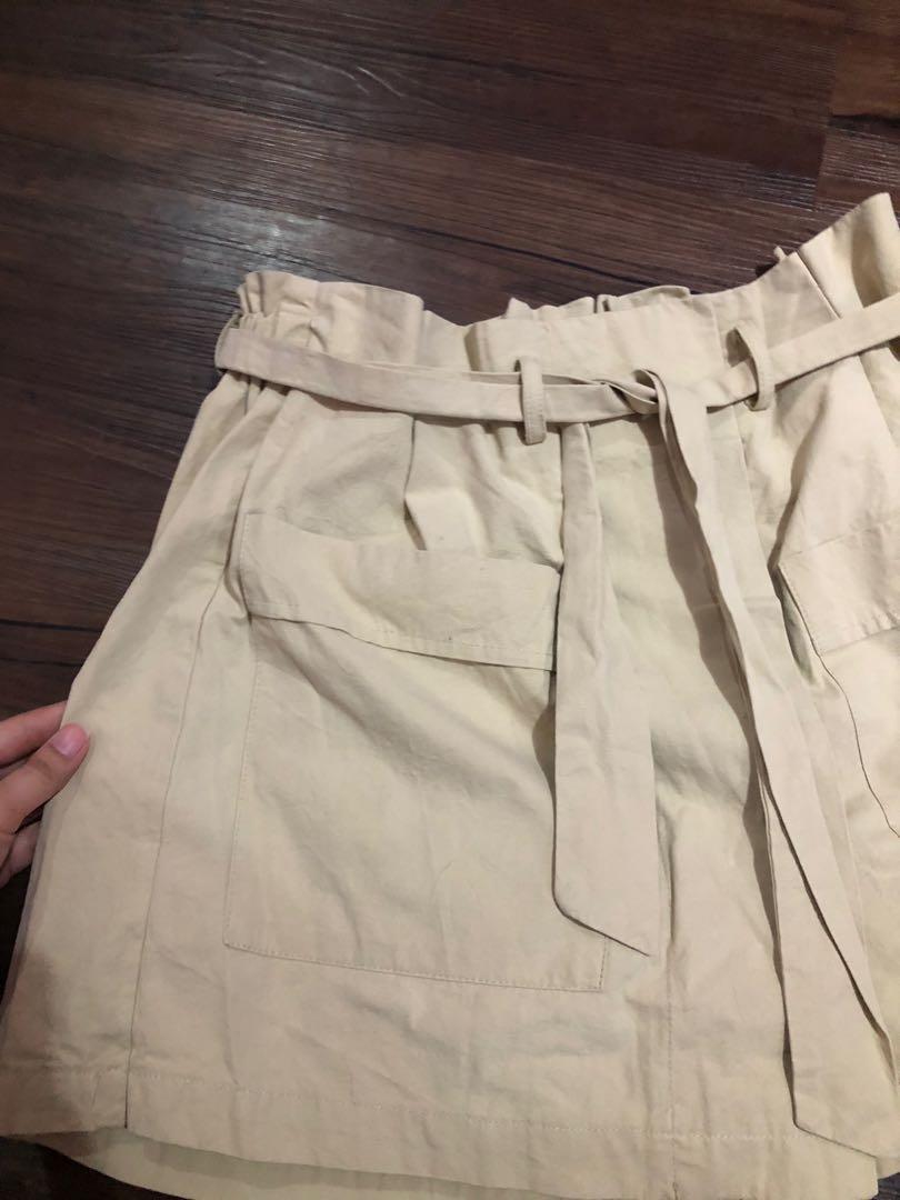 MUMU Beige / Nude Skort (Category: Shorts) located in Las Pinas. Submitted by treasurewavee (Listing ID 1172871080, Image 2). Description: • super high quality • super thick fabric •rfs: not my style • stretchable 24-28.