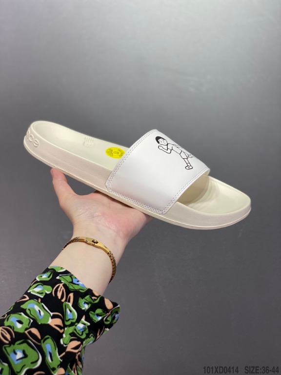 New Balance Summer couples beach tow Men s Fashion Footwear