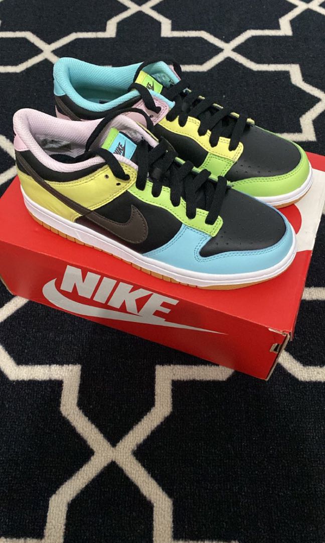 dunk low neon