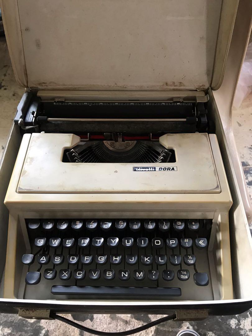 Olivetti Dora typewriter, Hobbies & Toys, Collectibles ...